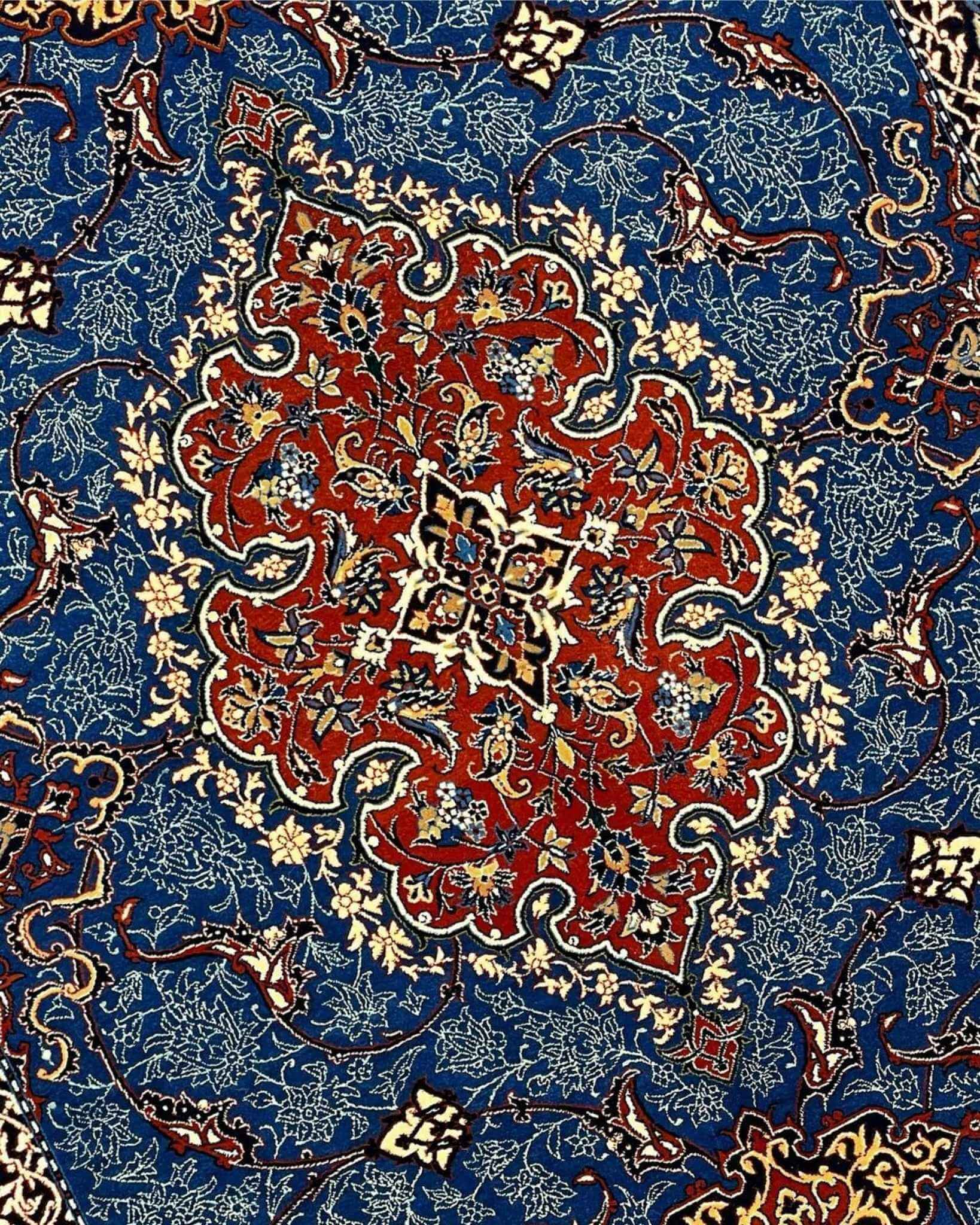 Farzad Seirafian rug from Isfahan with natural dyes and intricate craftsmanship.
